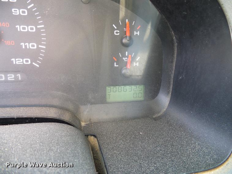 image for item DD8394 2005 Ford F150 SuperCab pickup truck