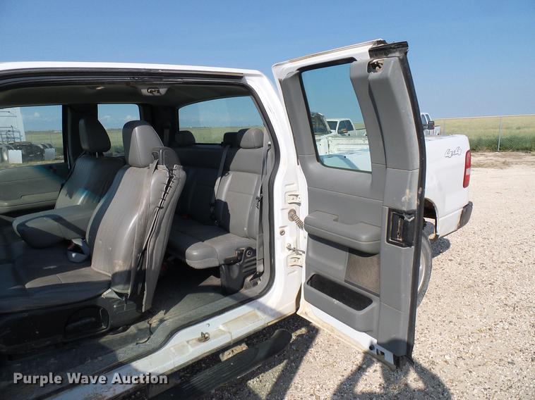 image for item DD8394 2005 Ford F150 SuperCab pickup truck