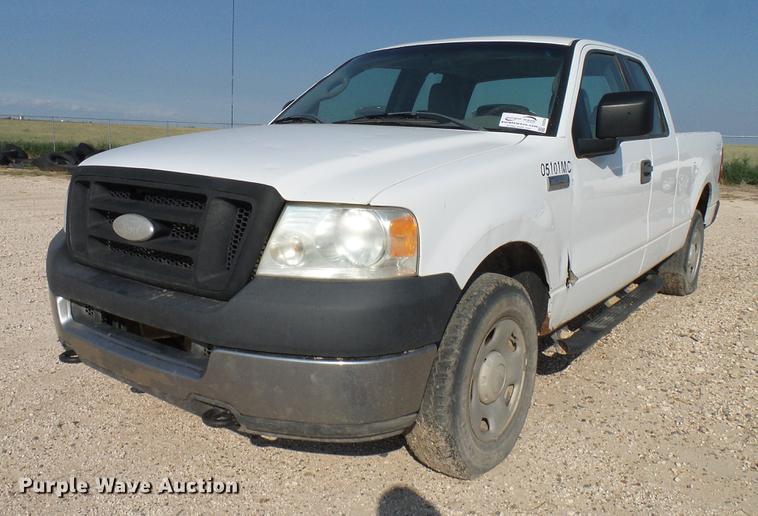 image for item DD8394 2005 Ford F150 SuperCab pickup truck