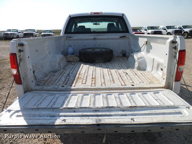 image for item DD8394 2005 Ford F150 SuperCab pickup truck