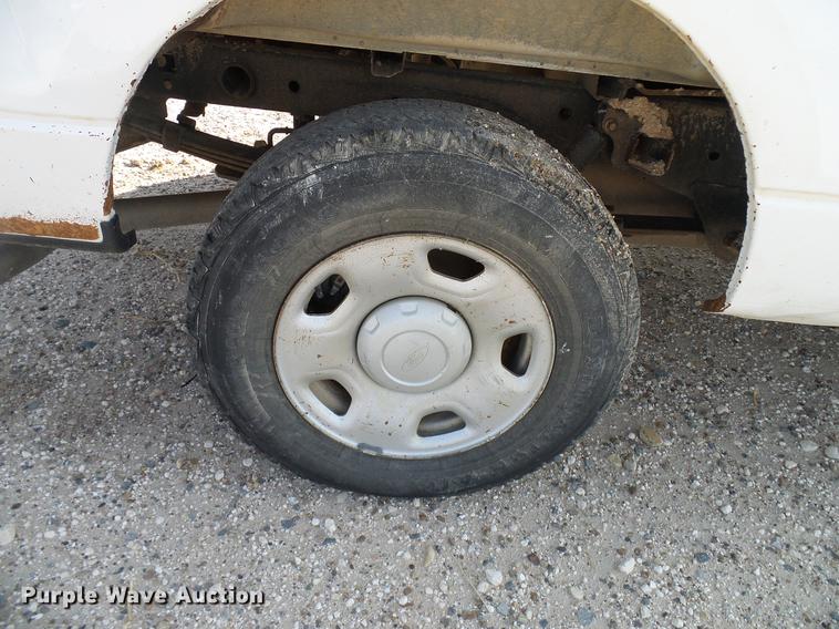 image for item DD8394 2005 Ford F150 SuperCab pickup truck