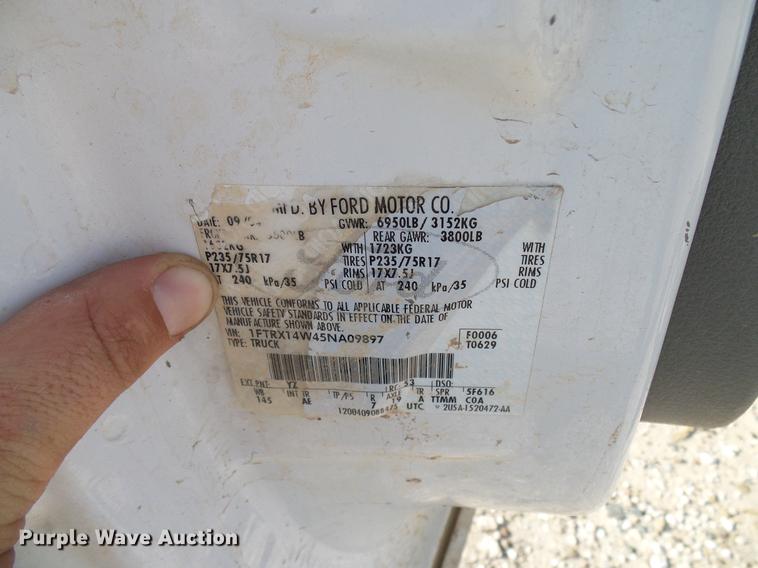 image for item DD8394 2005 Ford F150 SuperCab pickup truck