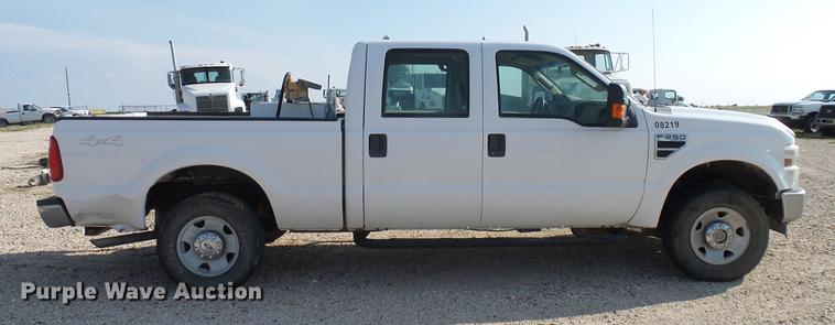 image for item DD8395 2008 Ford F250 Super Duty Crew Cab pickup truck