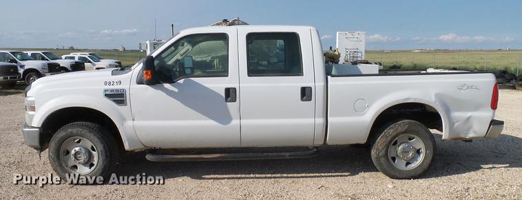 image for item DD8395 2008 Ford F250 Super Duty Crew Cab pickup truck