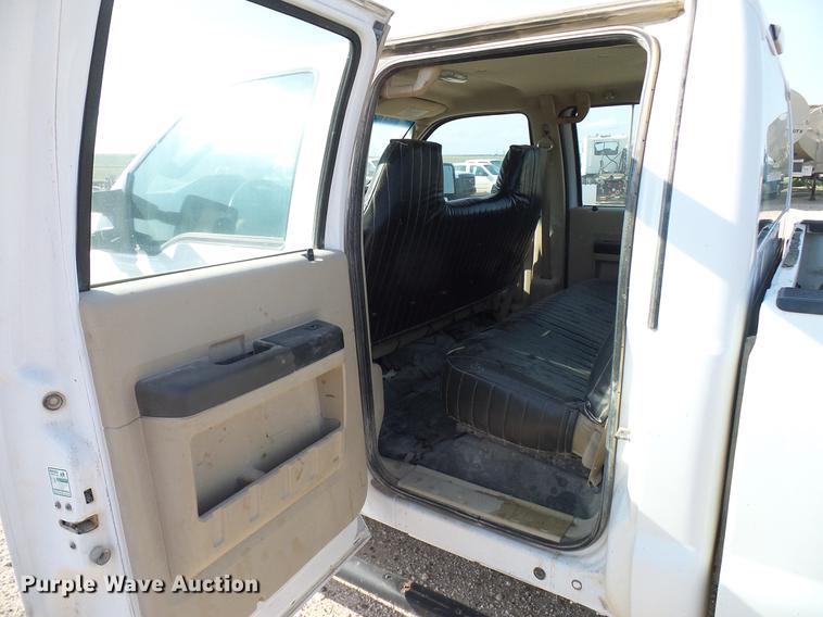 image for item DD8395 2008 Ford F250 Super Duty Crew Cab pickup truck