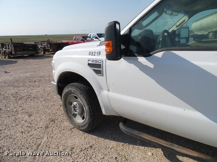 image for item DD8395 2008 Ford F250 Super Duty Crew Cab pickup truck