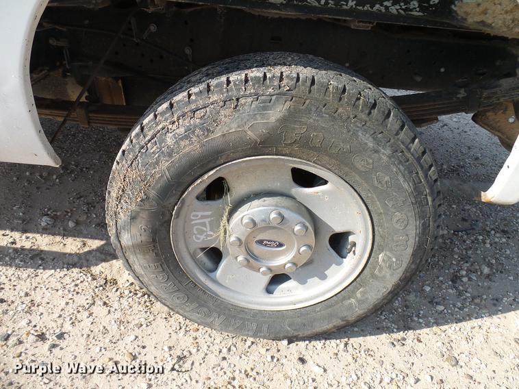 image for item DD8395 2008 Ford F250 Super Duty Crew Cab pickup truck