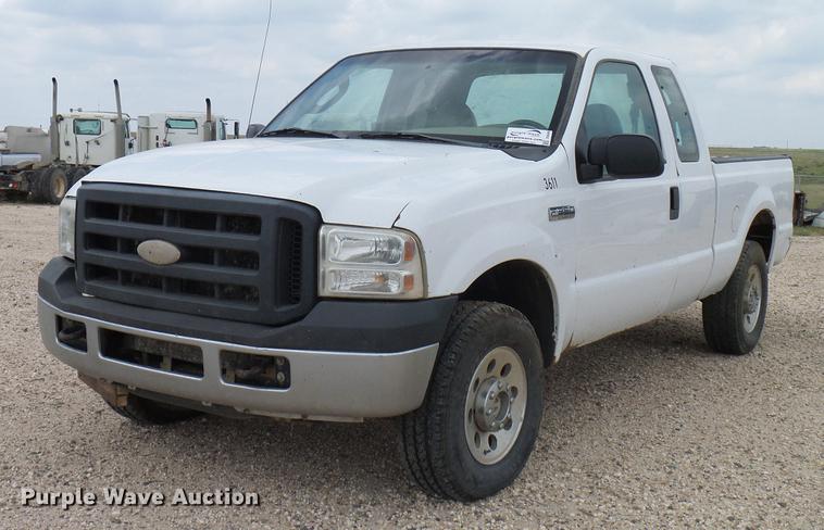 image for item DD8408 2007 Ford F250 Super Duty SuperCab pickup truck