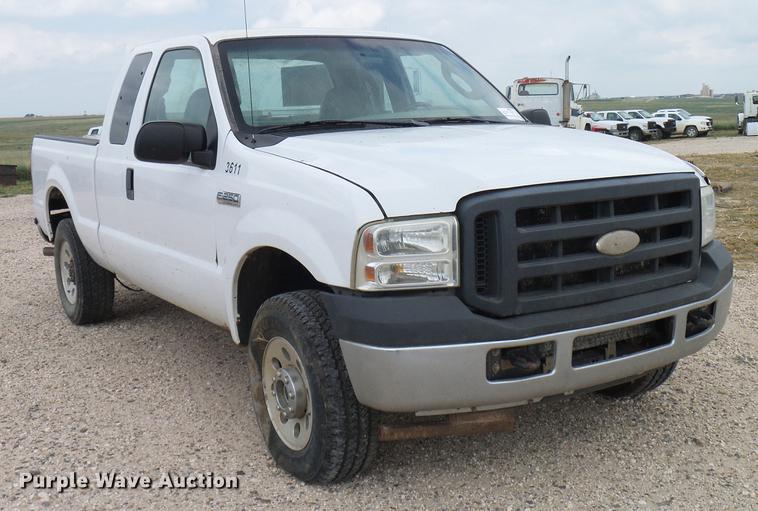 image for item DD8408 2007 Ford F250 Super Duty SuperCab pickup truck