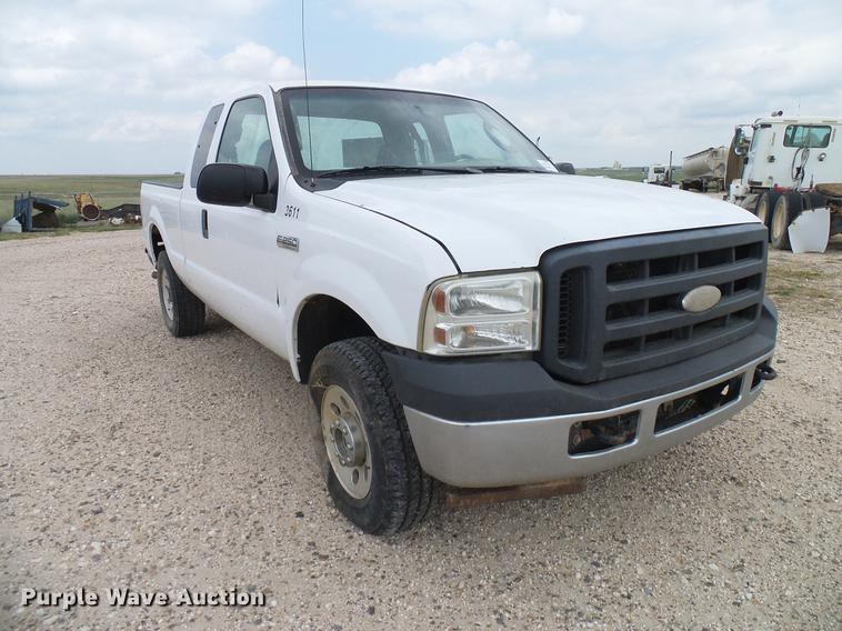 image for item DD8408 2007 Ford F250 Super Duty SuperCab pickup truck