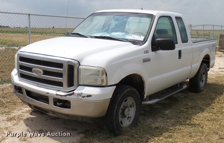image for item DD8411 2005 Ford F250 Super Duty SuperCab pickup truck