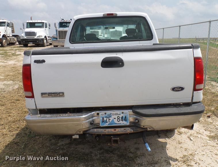 image for item DD8411 2005 Ford F250 Super Duty SuperCab pickup truck