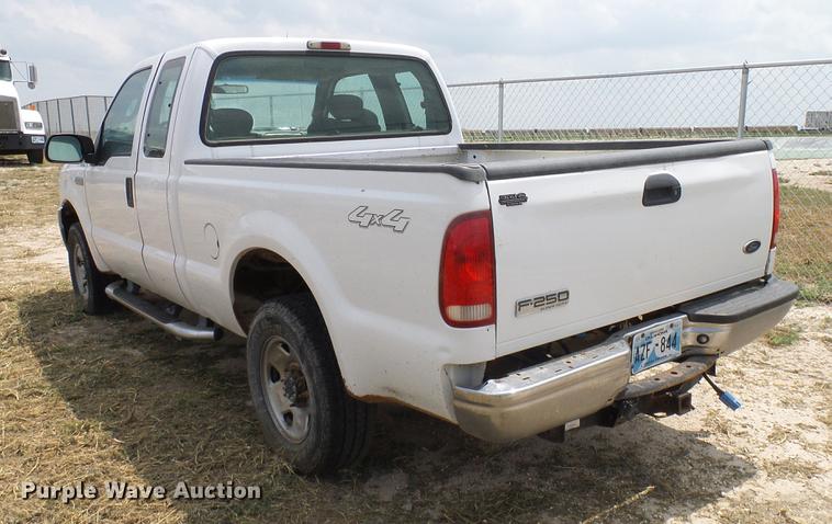 image for item DD8411 2005 Ford F250 Super Duty SuperCab pickup truck