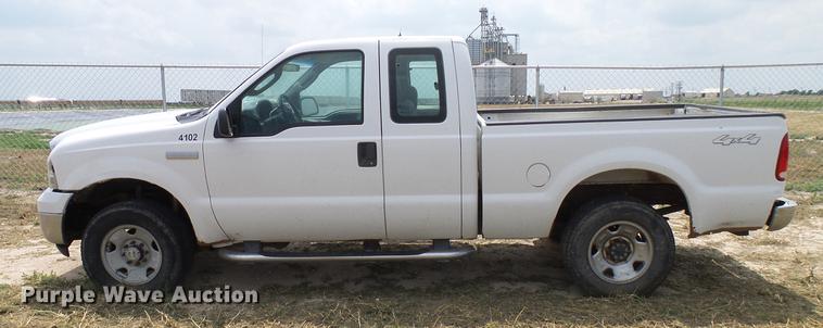 image for item DD8411 2005 Ford F250 Super Duty SuperCab pickup truck