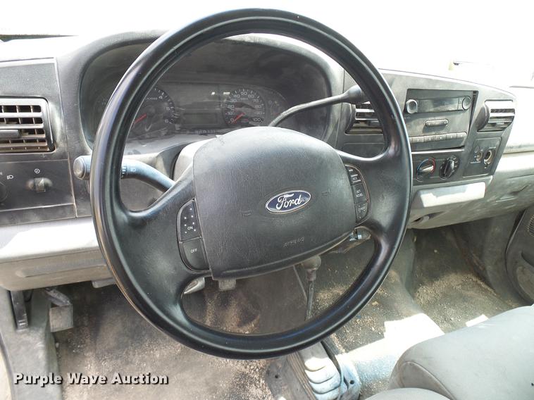 image for item DD8411 2005 Ford F250 Super Duty SuperCab pickup truck