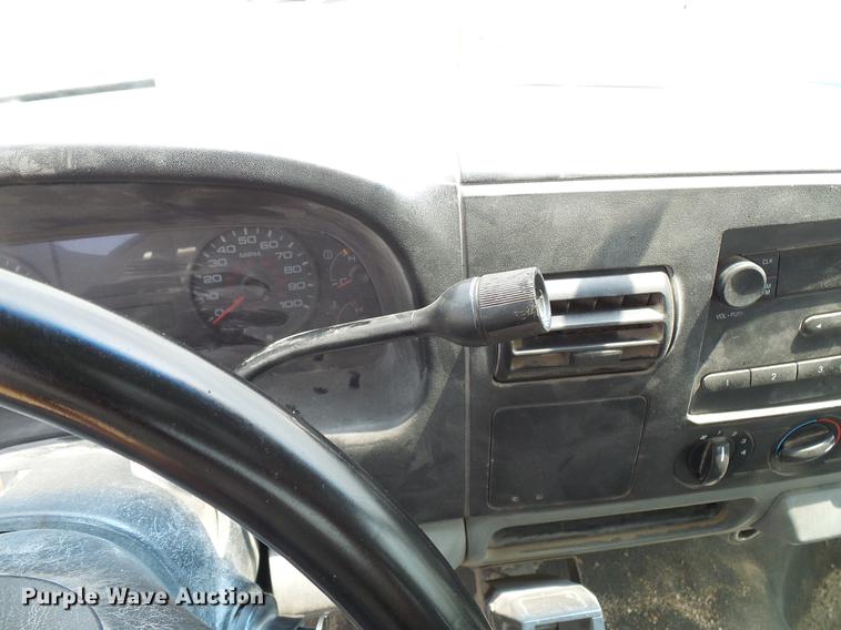 image for item DD8411 2005 Ford F250 Super Duty SuperCab pickup truck