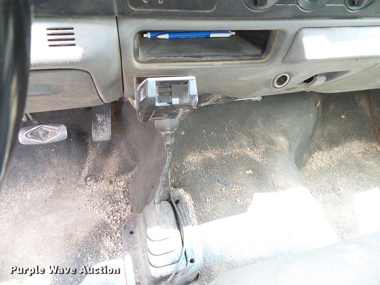 image for item DD8411 2005 Ford F250 Super Duty SuperCab pickup truck