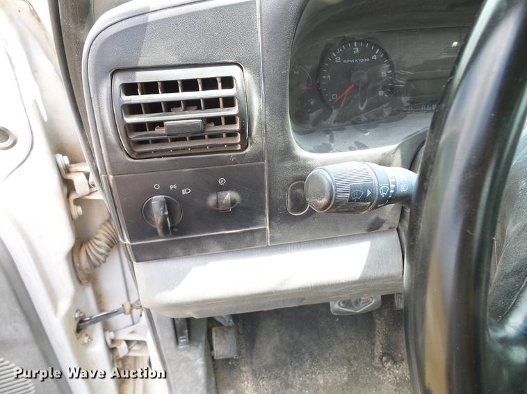 image for item DD8411 2005 Ford F250 Super Duty SuperCab pickup truck