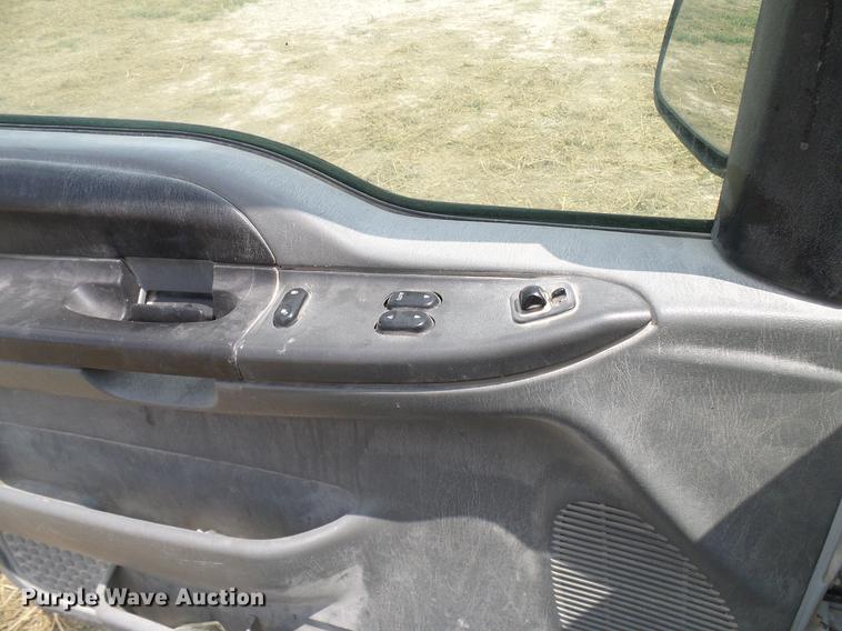 image for item DD8411 2005 Ford F250 Super Duty SuperCab pickup truck