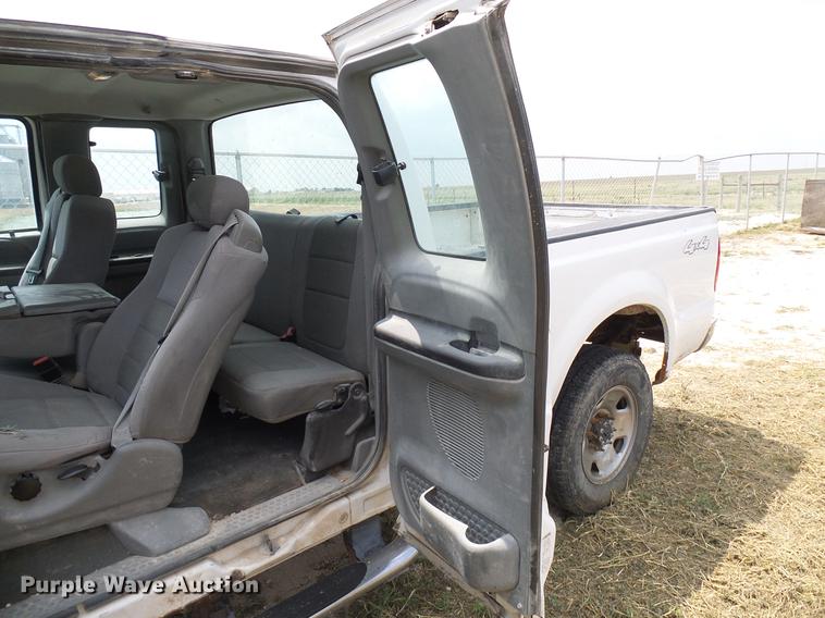 image for item DD8411 2005 Ford F250 Super Duty SuperCab pickup truck