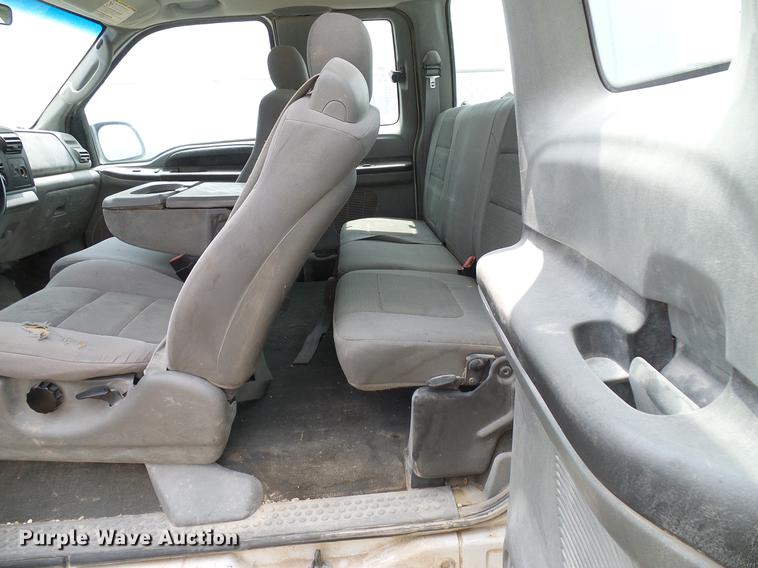 image for item DD8411 2005 Ford F250 Super Duty SuperCab pickup truck