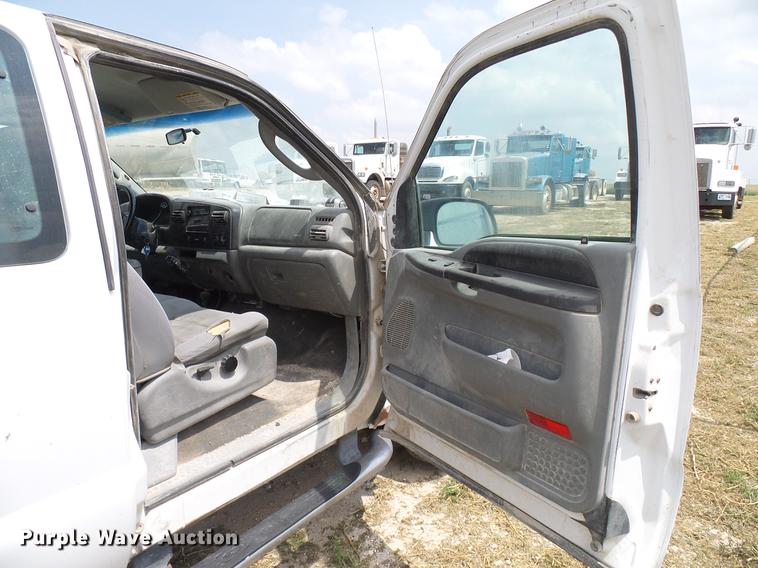 image for item DD8411 2005 Ford F250 Super Duty SuperCab pickup truck