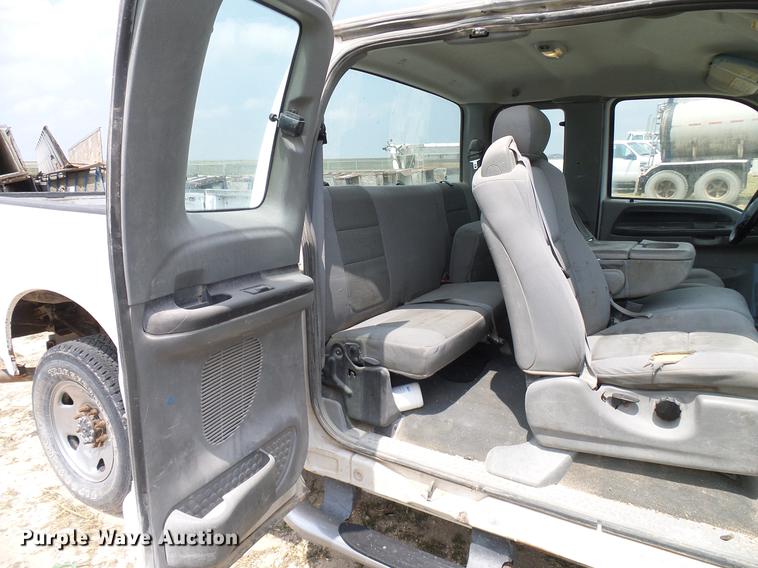 image for item DD8411 2005 Ford F250 Super Duty SuperCab pickup truck