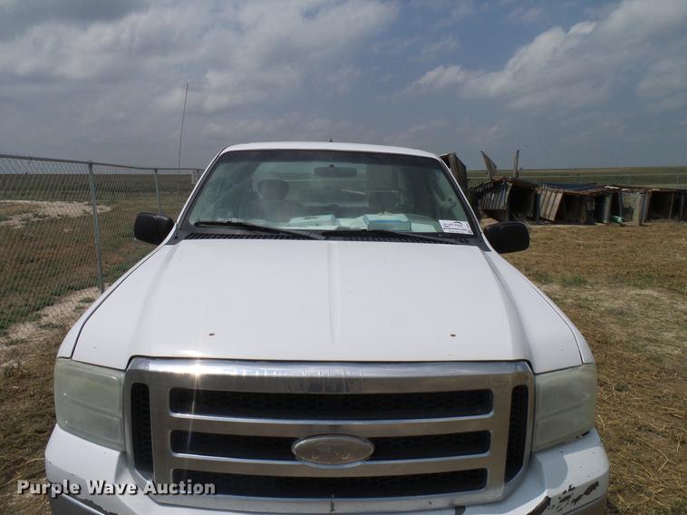 image for item DD8411 2005 Ford F250 Super Duty SuperCab pickup truck