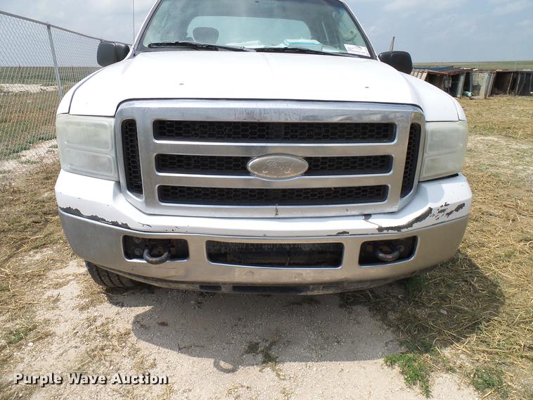 image for item DD8411 2005 Ford F250 Super Duty SuperCab pickup truck
