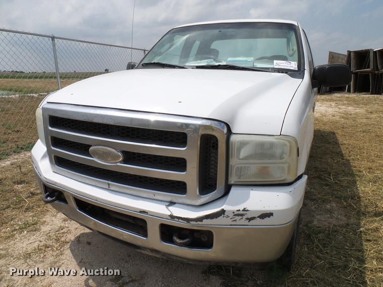 image for item DD8411 2005 Ford F250 Super Duty SuperCab pickup truck