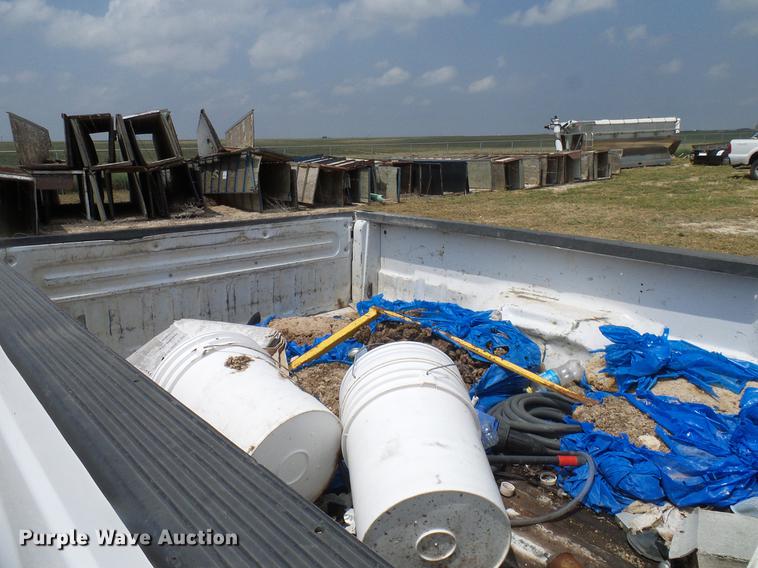 image for item DD8411 2005 Ford F250 Super Duty SuperCab pickup truck