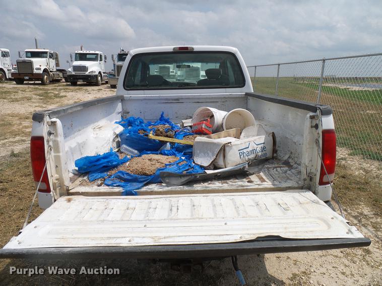 image for item DD8411 2005 Ford F250 Super Duty SuperCab pickup truck