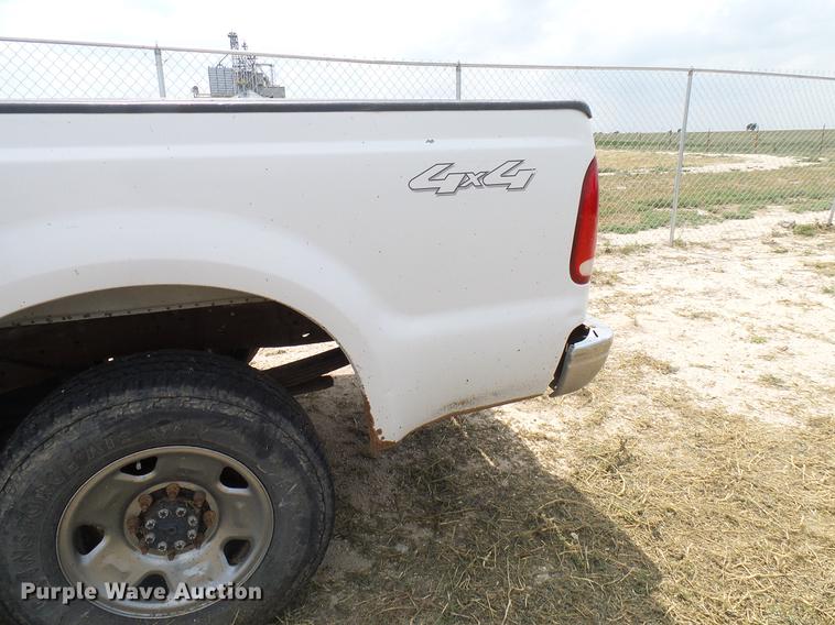 image for item DD8411 2005 Ford F250 Super Duty SuperCab pickup truck