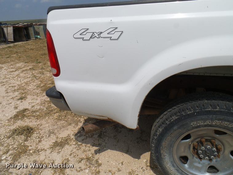 image for item DD8411 2005 Ford F250 Super Duty SuperCab pickup truck