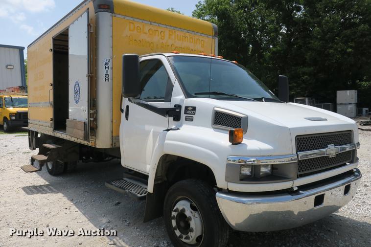 image for item DE3798 2004 Chevrolet C4500 box truck