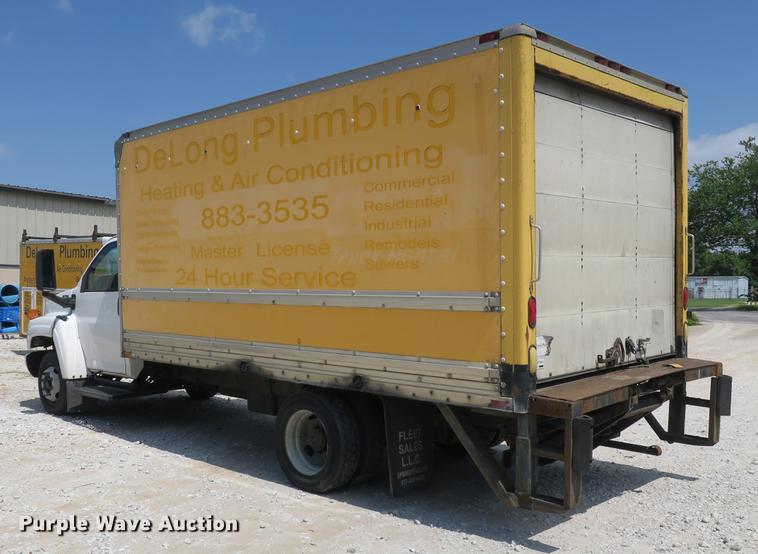 image for item DE3798 2004 Chevrolet C4500 box truck