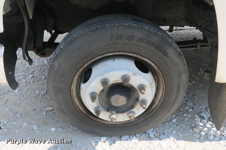 image for item DE3798 2004 Chevrolet C4500 box truck