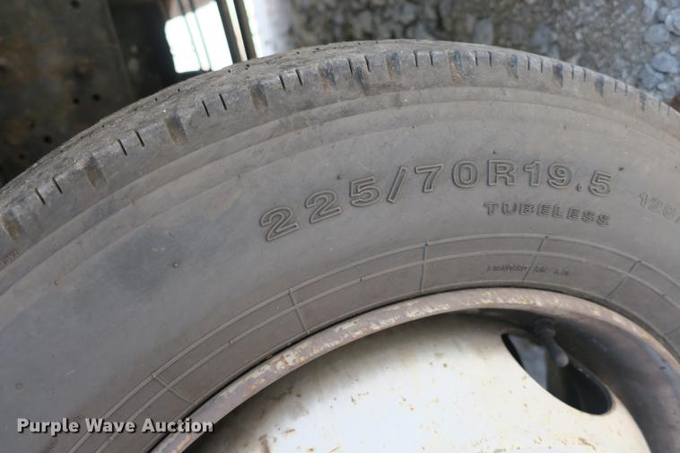 image for item DE3798 2004 Chevrolet C4500 box truck