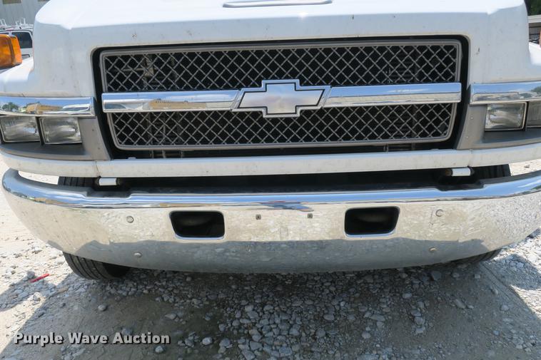 image for item DE3798 2004 Chevrolet C4500 box truck