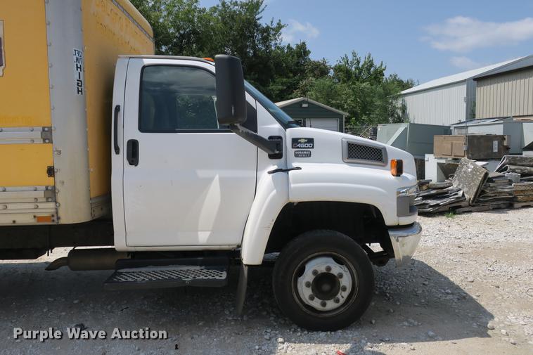 image for item DE3798 2004 Chevrolet C4500 box truck