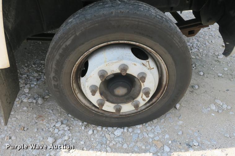 image for item DE3798 2004 Chevrolet C4500 box truck