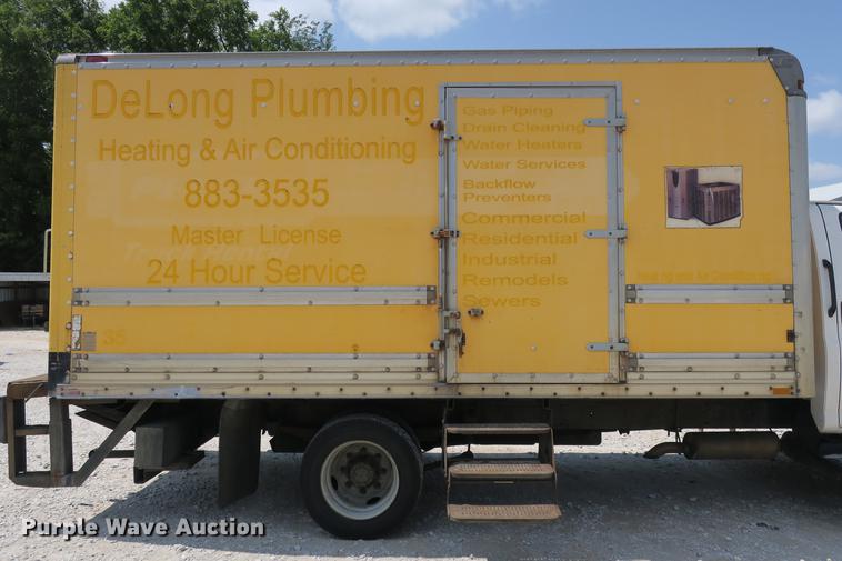 image for item DE3798 2004 Chevrolet C4500 box truck