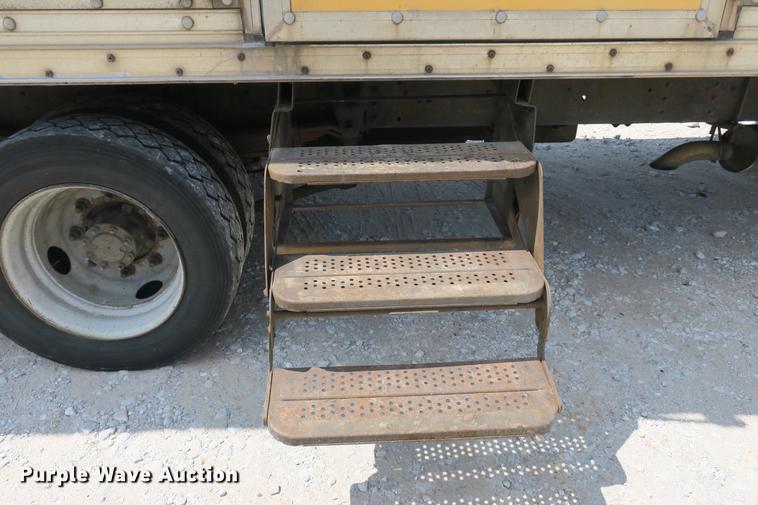 image for item DE3798 2004 Chevrolet C4500 box truck