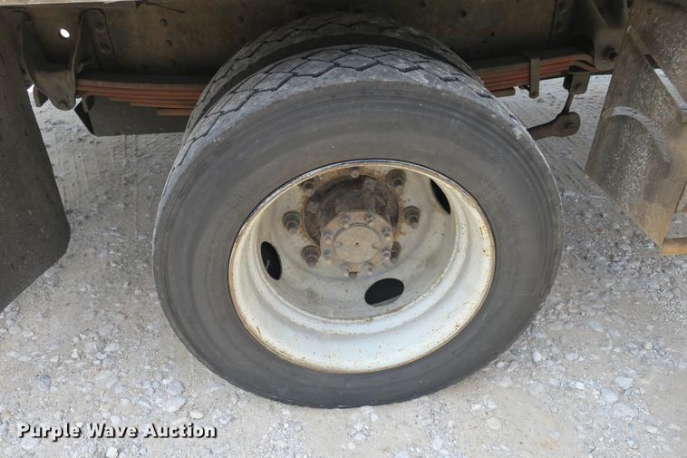 image for item DE3798 2004 Chevrolet C4500 box truck