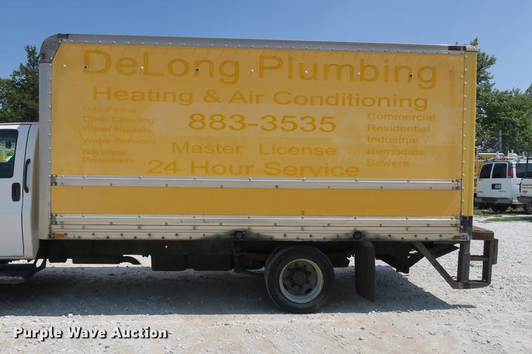 image for item DE3798 2004 Chevrolet C4500 box truck