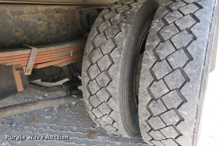 image for item DE3798 2004 Chevrolet C4500 box truck