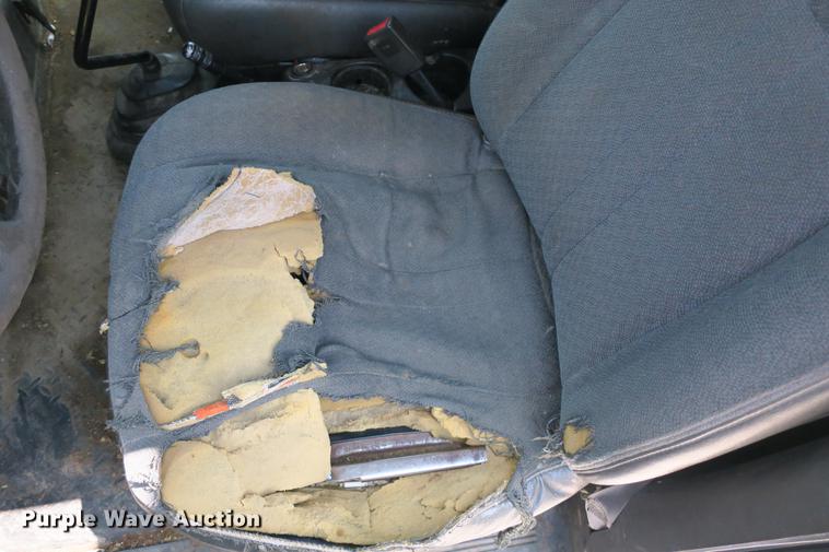 image for item DE3798 2004 Chevrolet C4500 box truck