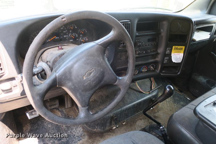 image for item DE3798 2004 Chevrolet C4500 box truck