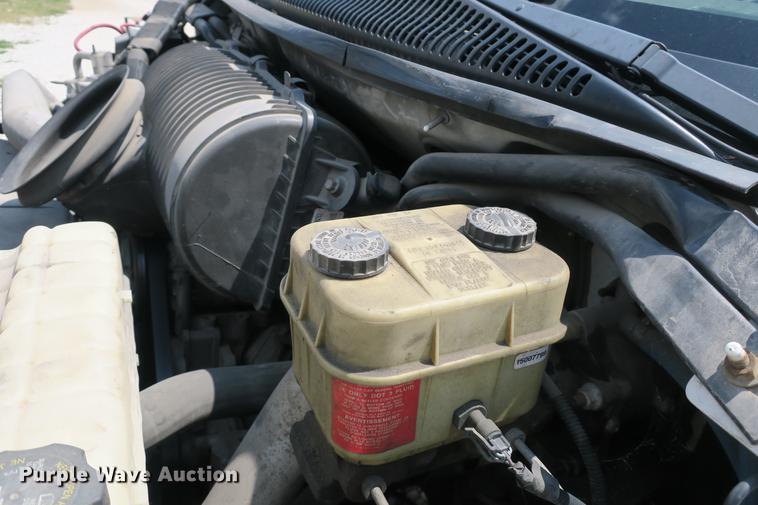 image for item DE3798 2004 Chevrolet C4500 box truck