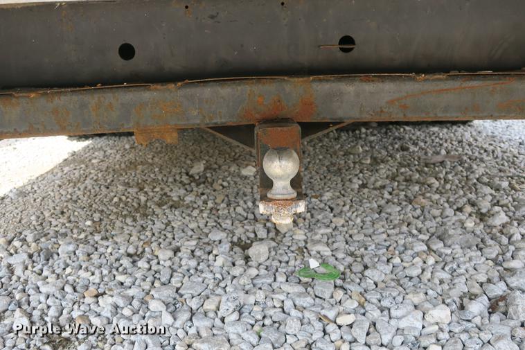 image for item DE3801 2003 Chevrolet Express G3500 box truck